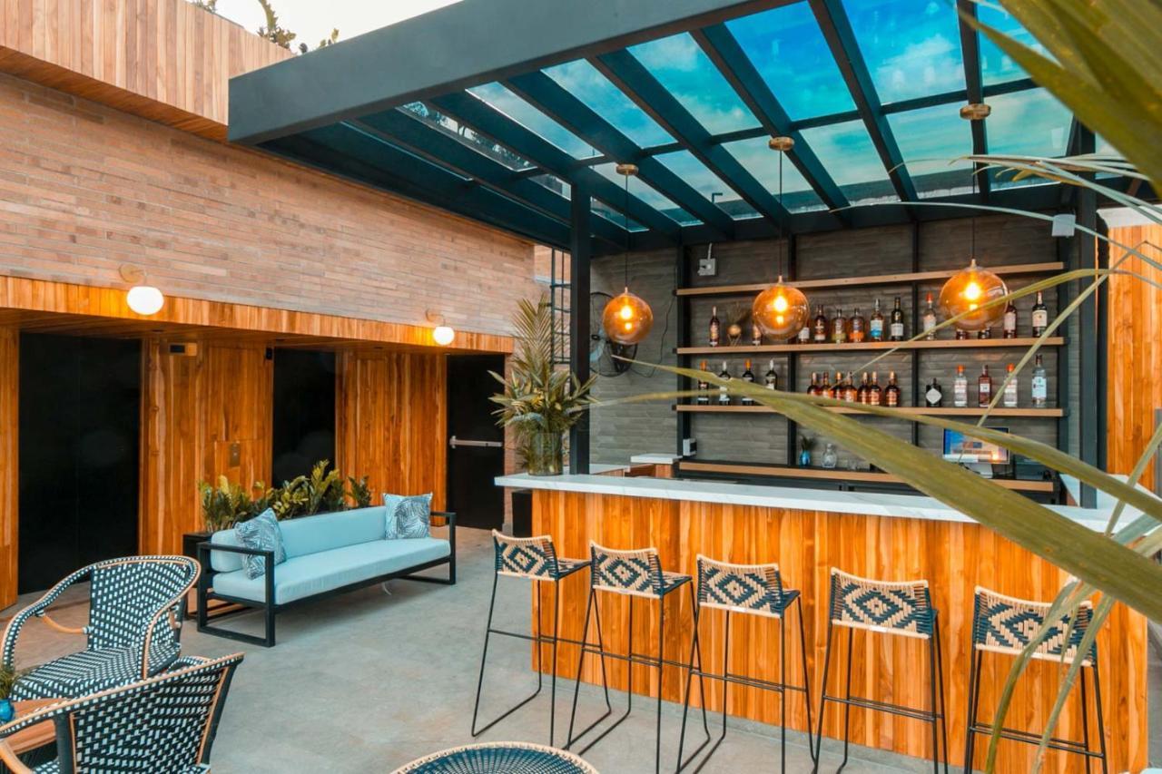 Marquee Medellín Hotel Exterior foto Rooftop bar at the hotel